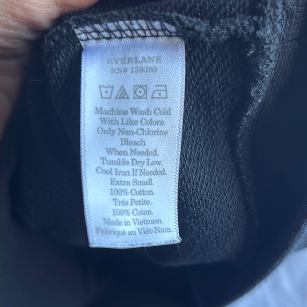 Everlane Black Crew Neck Sweater - Picture 6 of 6